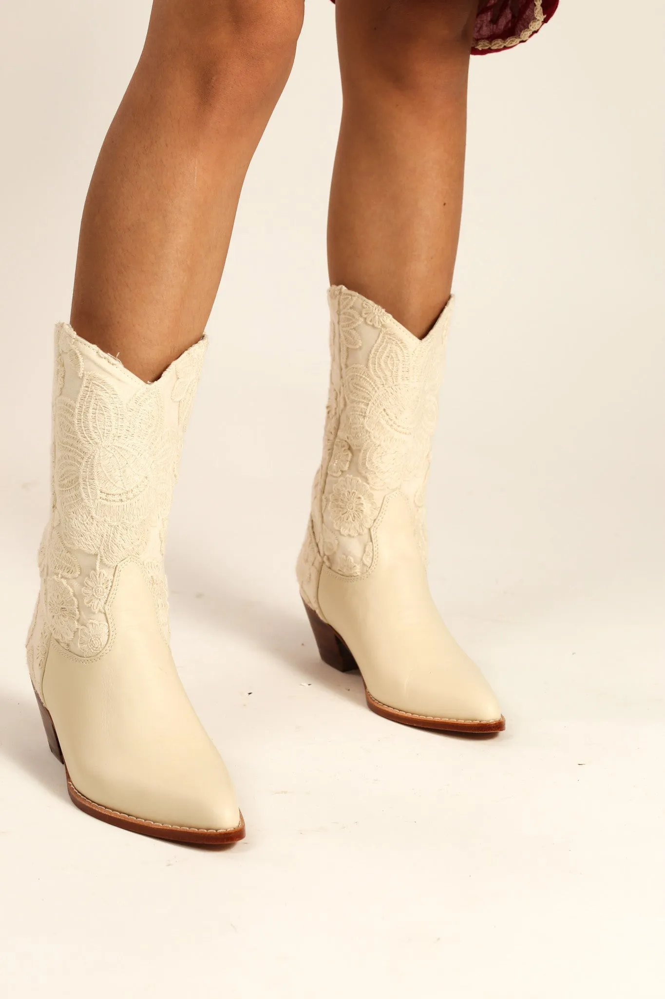 CREAM WEDDING BOOTS LACE SEQUIN DETAIL