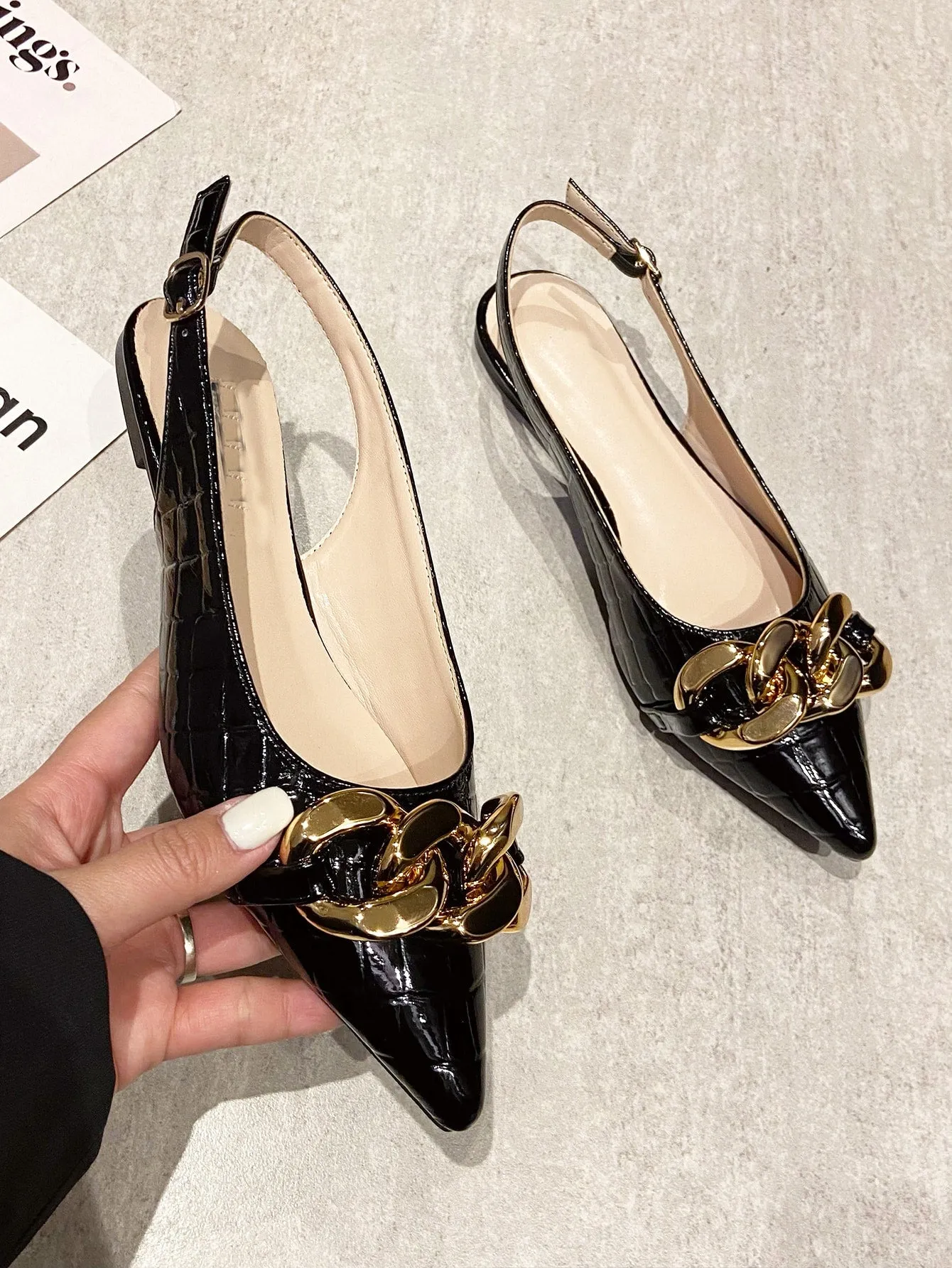 Crocodile Embossed Chain Decor Point Toe Slingback Flats, Green Fashionable Metal Chain Crocodile Pattern Open Back Heels