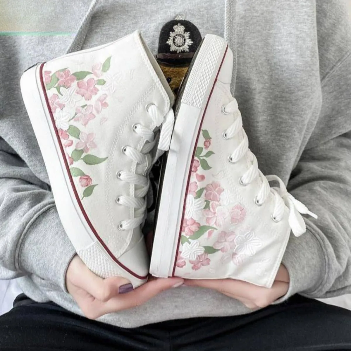 Hand-Painted Sakura Canvas Shoes Women’s High-Top Sneakers Collab – Vintage Floral Art Style, Lightweight & Non-Slip Casual Graffiti Shoes for Girls Students